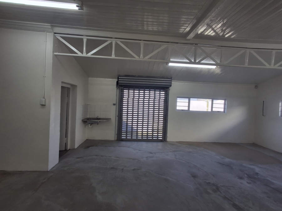 To Let Commercial Property for Rent in West Bank Eastern Cape